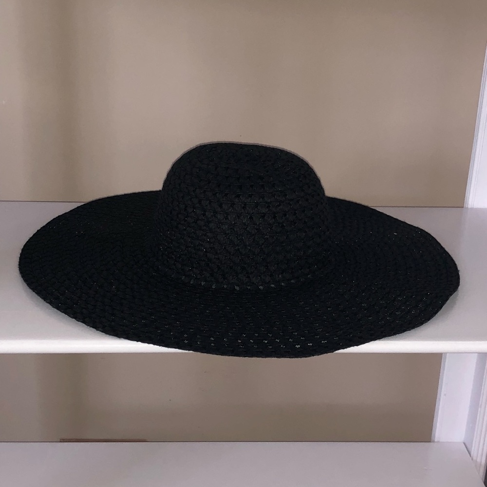 Summer is almost near! Floppy sun hats here!